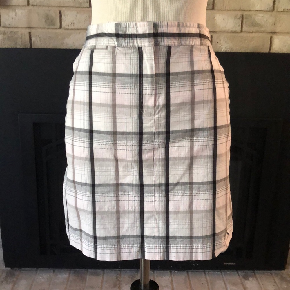 Izod Gray White Pink Plaid Tennis Golf Skort size 8